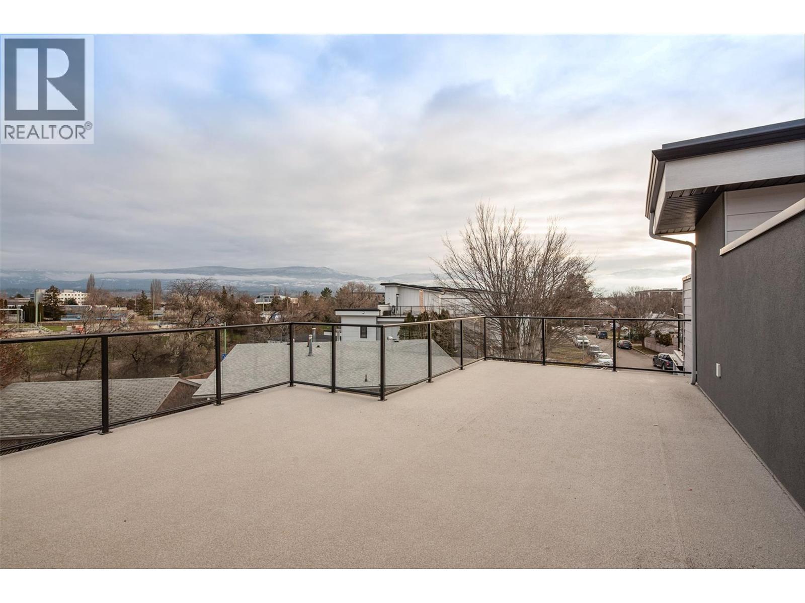 732 Coopland Crescent Unit# 4. Kelowna, British Columbia