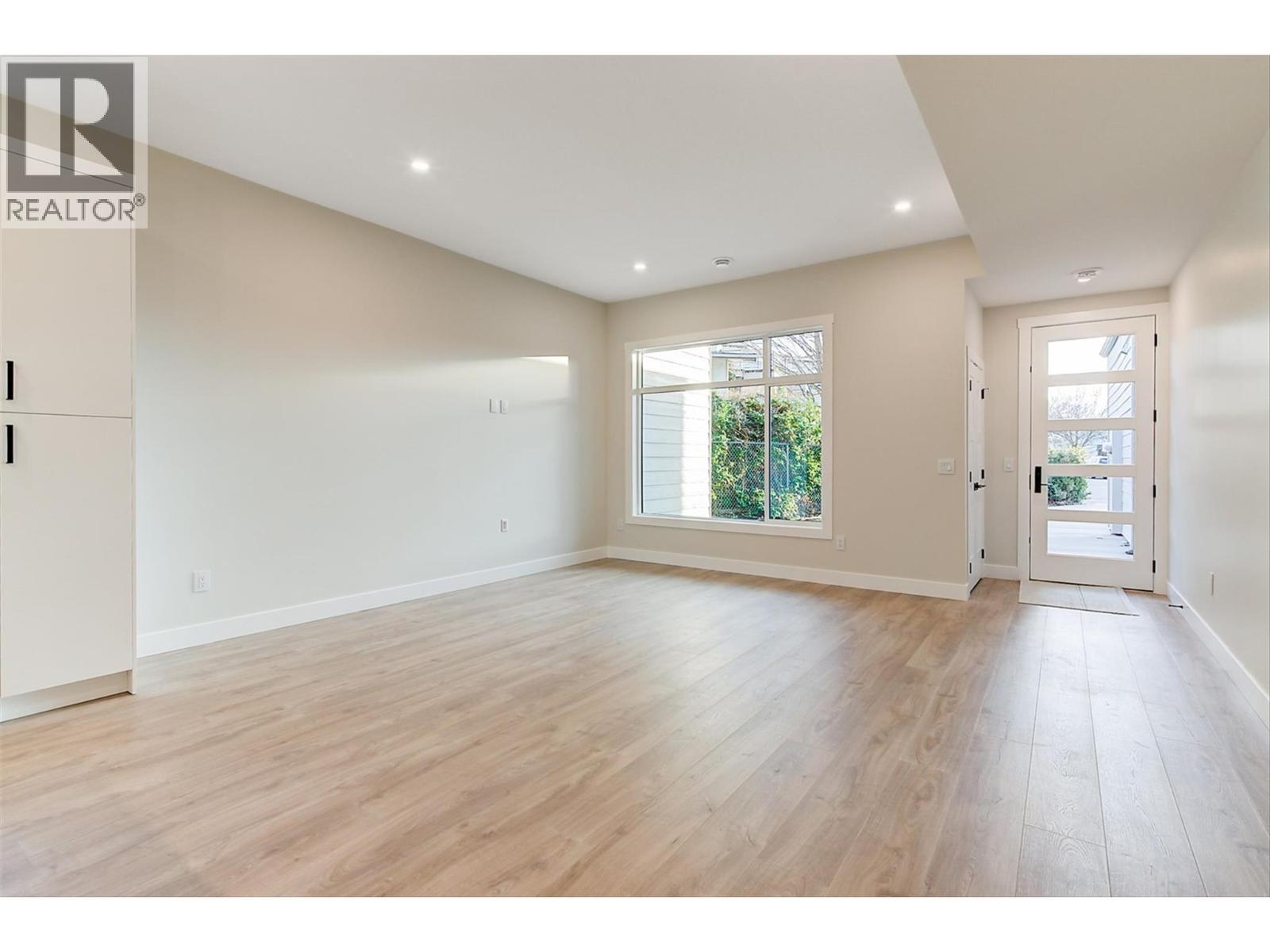 732 Coopland Crescent Unit# 4. Kelowna, British Columbia