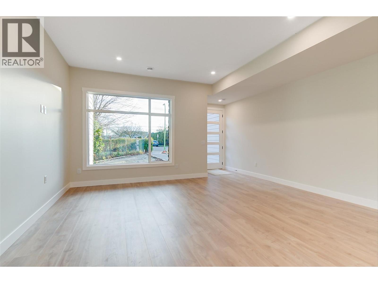 732 Coopland Crescent Unit# 4. Kelowna, British Columbia