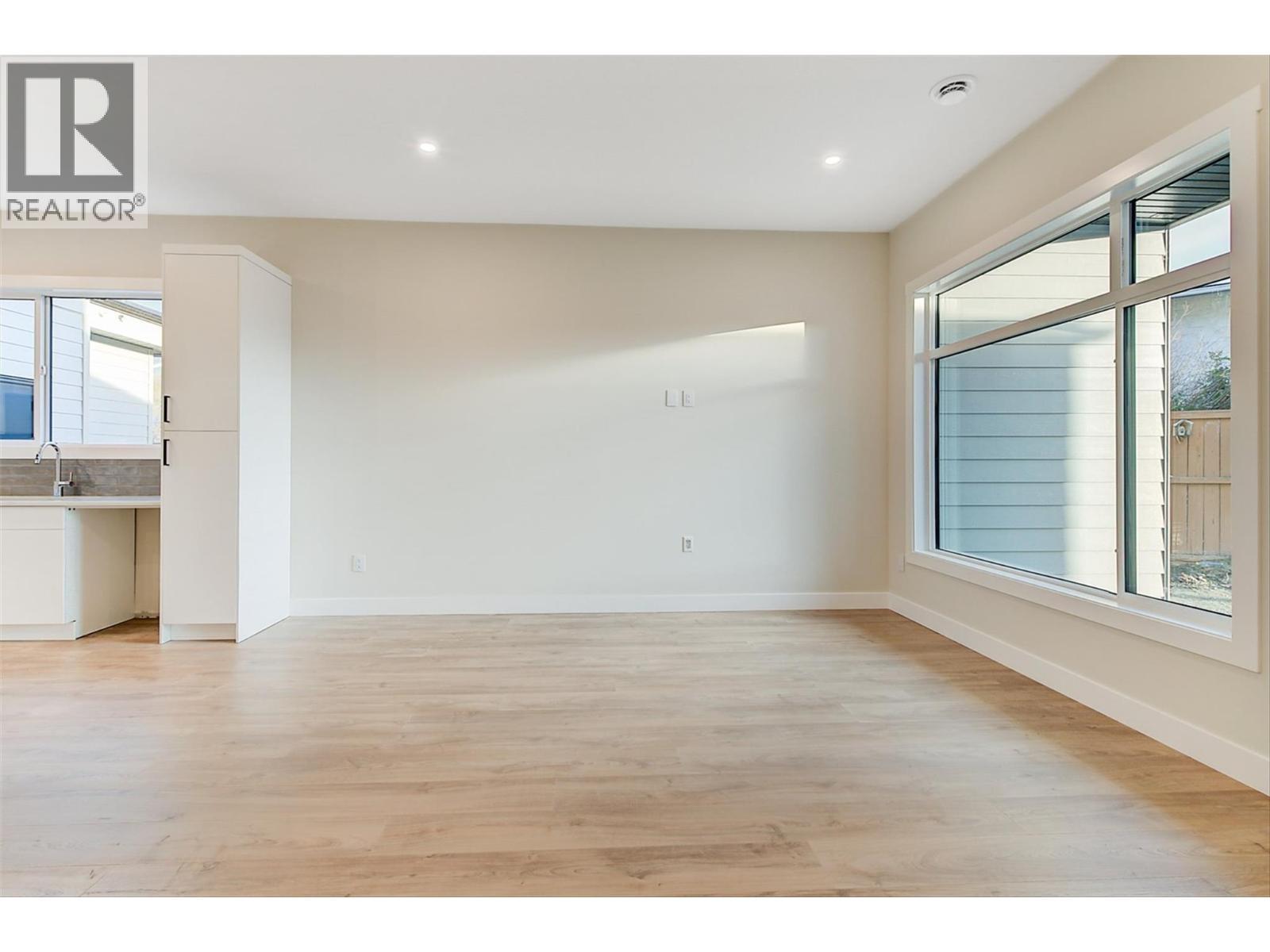 732 Coopland Crescent Unit# 4. Kelowna, British Columbia