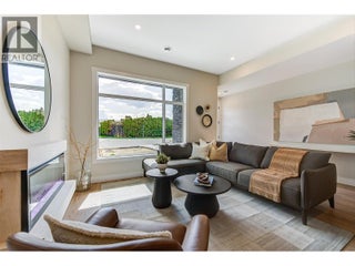 732 Coopland Crescent Unit# 1. Kelowna, British Columbia