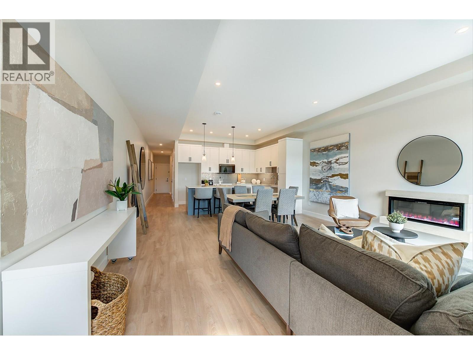 732 Coopland Crescent Unit# 1. Kelowna, British Columbia