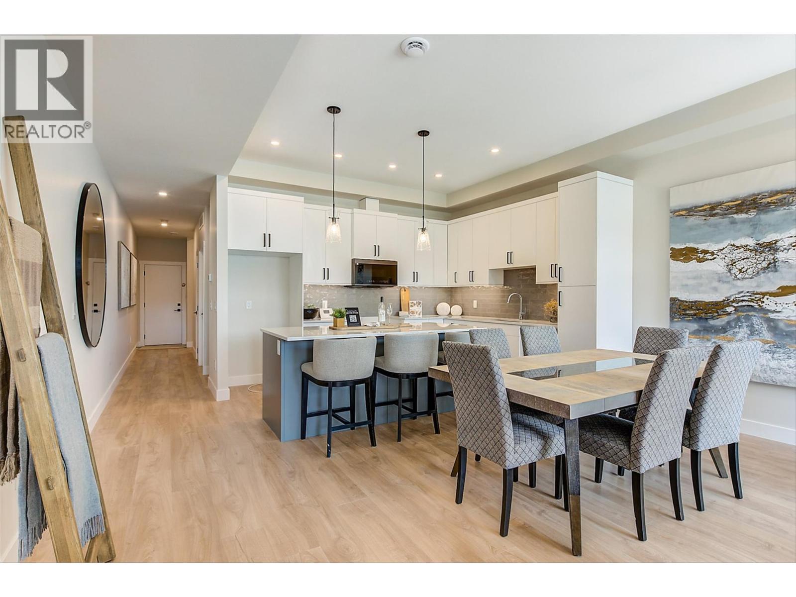 732 Coopland Crescent Unit# 1. Kelowna, British Columbia