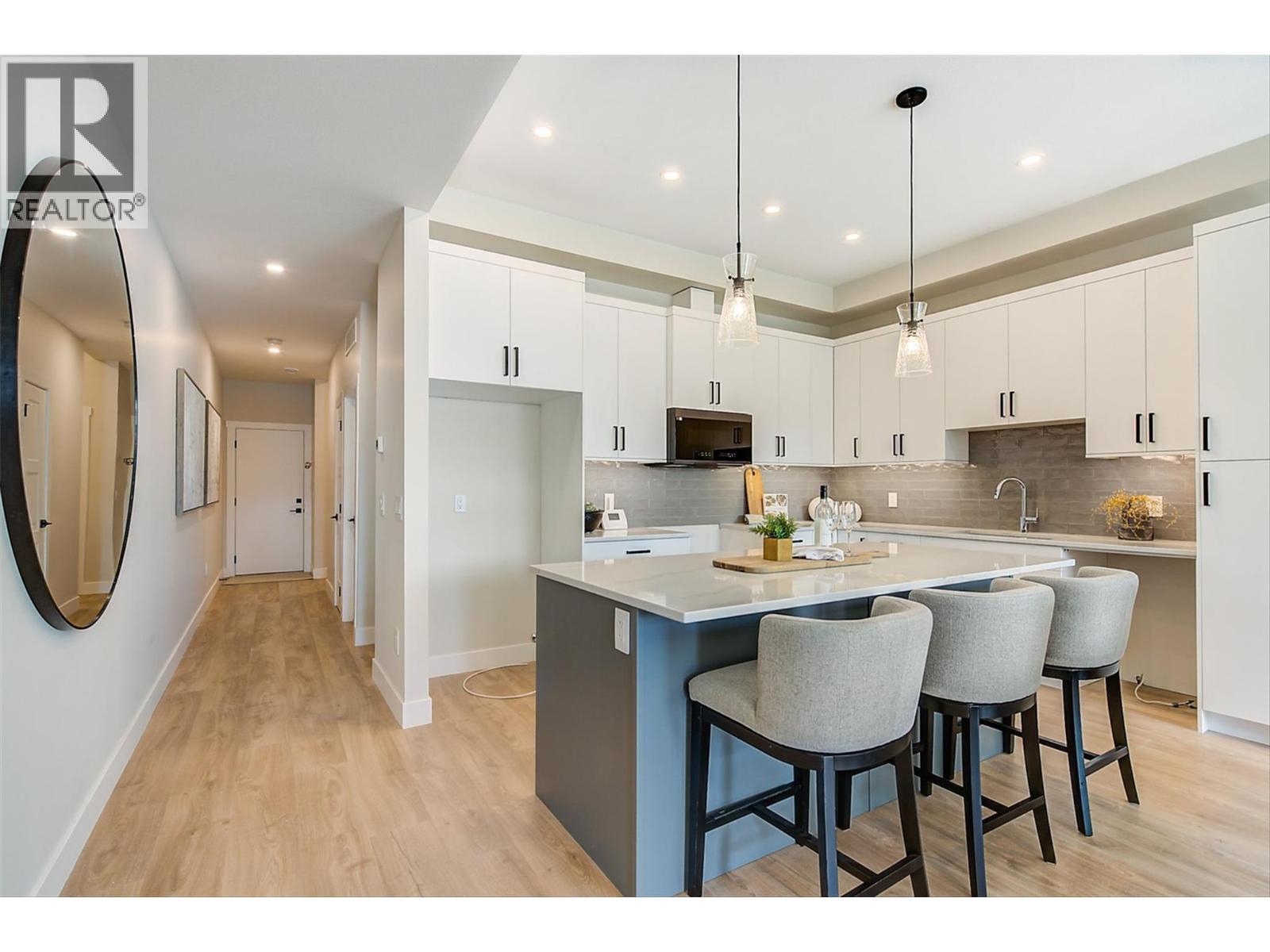 732 Coopland Crescent Unit# 1. Kelowna, British Columbia