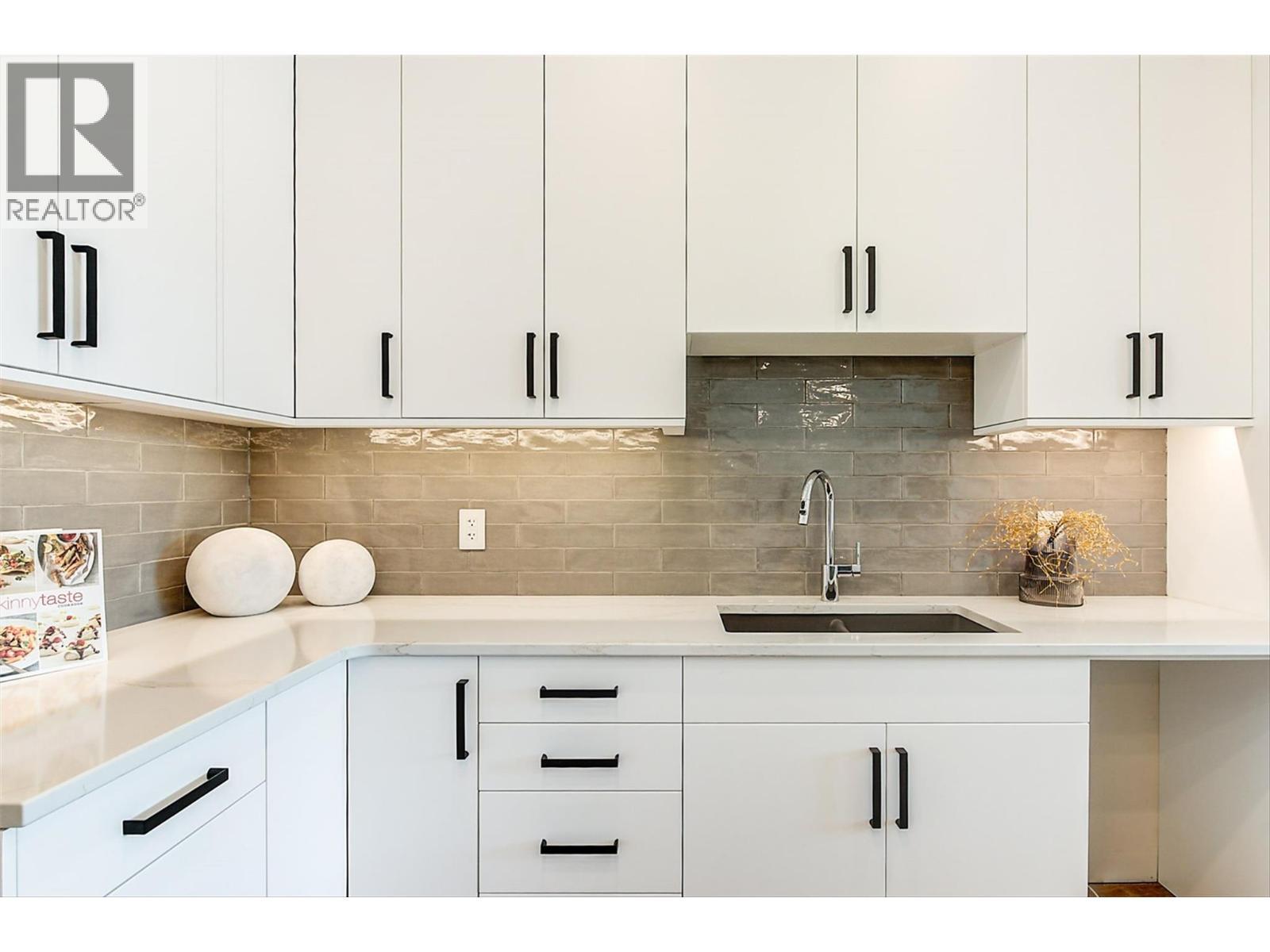 732 Coopland Crescent Unit# 1. Kelowna, British Columbia