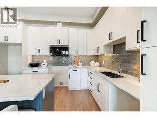 732 Coopland Crescent Unit# 1. Kelowna, British Columbia