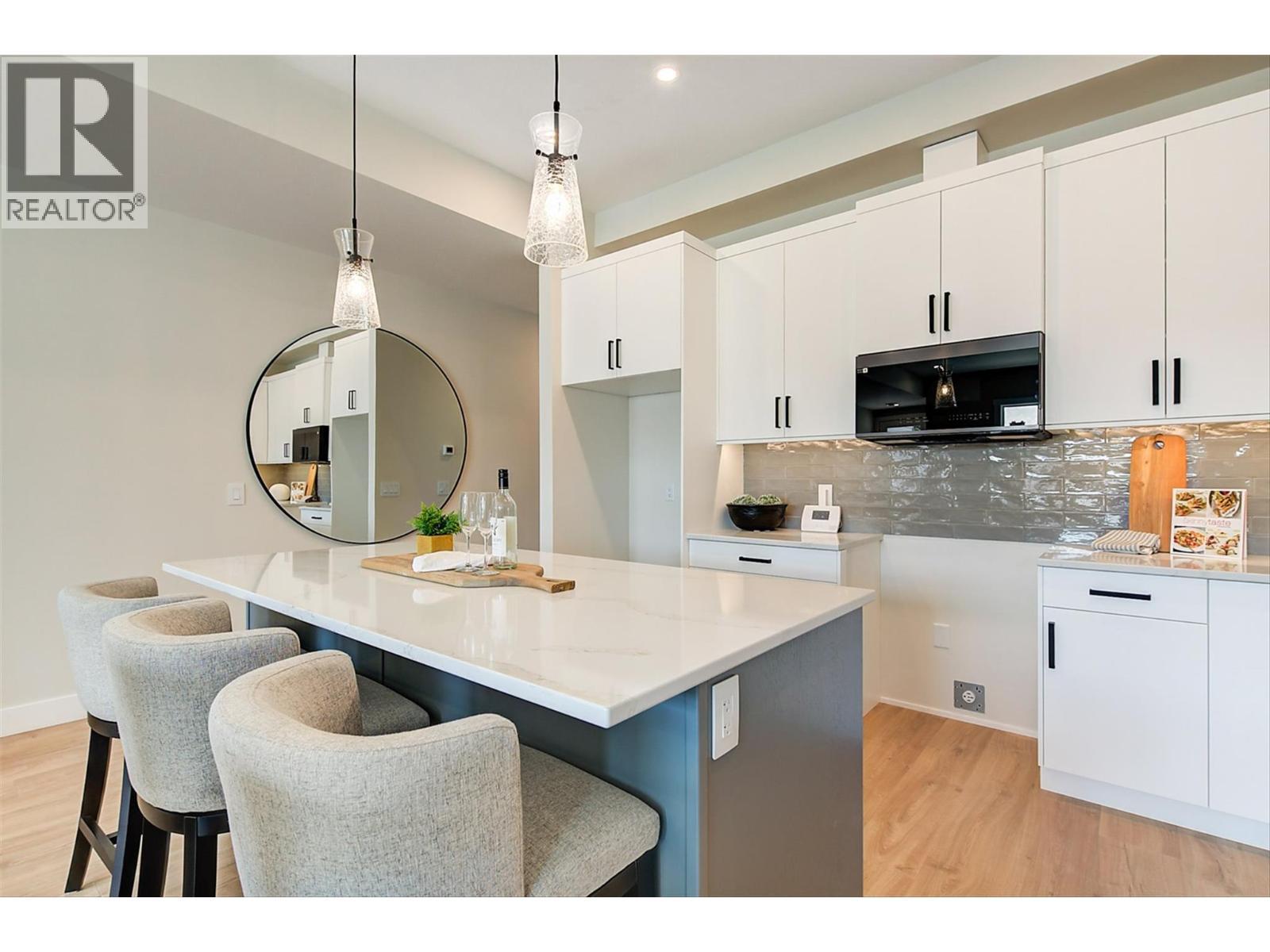 732 Coopland Crescent Unit# 1. Kelowna, British Columbia