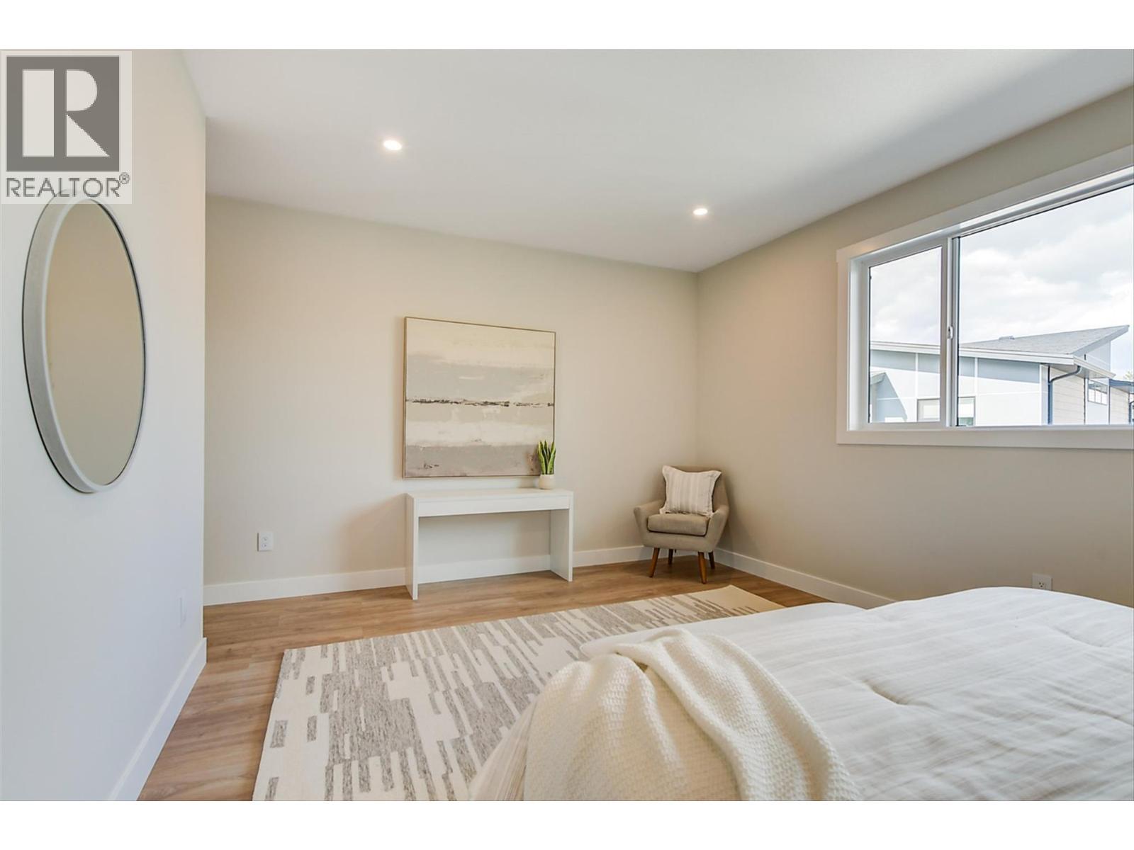 732 Coopland Crescent Unit# 1. Kelowna, British Columbia