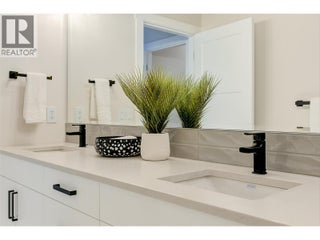 732 Coopland Crescent Unit# 1. Kelowna, British Columbia