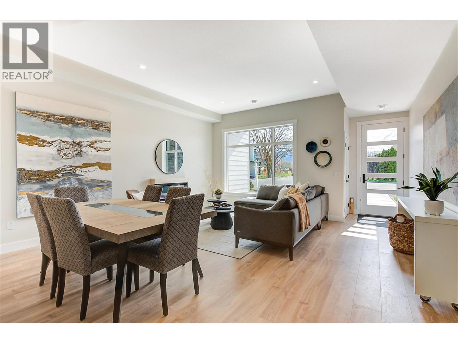 732 Coopland Crescent Unit# 1. Kelowna, British Columbia