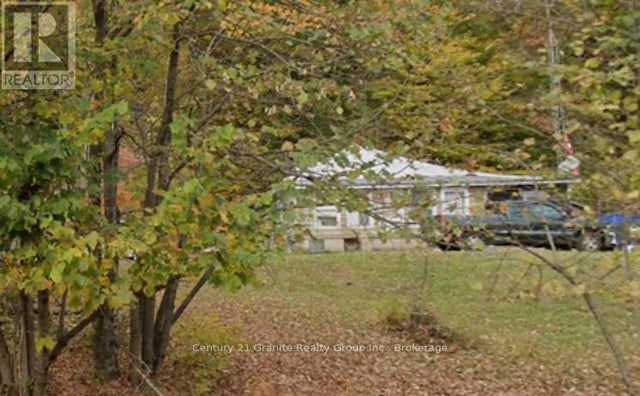 2445 North Shore Road, Algonquin Highlands (stanhope)