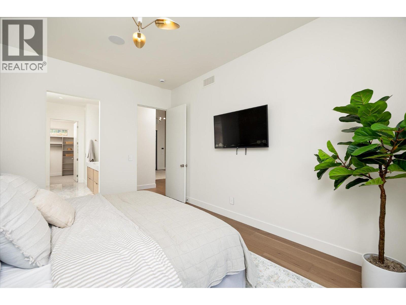 4011 Sunstone Street. West Kelowna, British Columbia