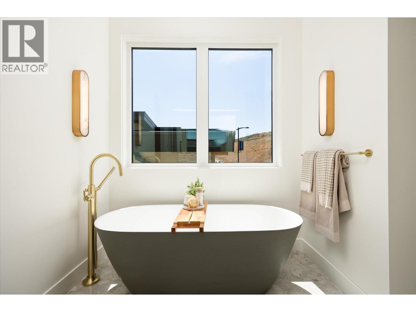 4011 Sunstone Street. West Kelowna, British Columbia