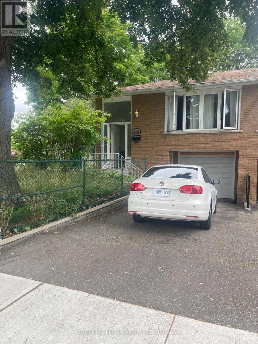 2013 Silverberry Crescent, Mississauga (clarkson)