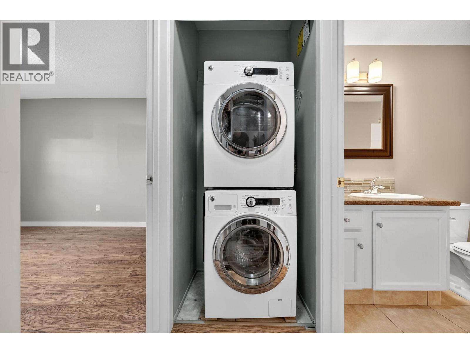 1229 Bernard Avenue Unit# 105. Kelowna, British Columbia