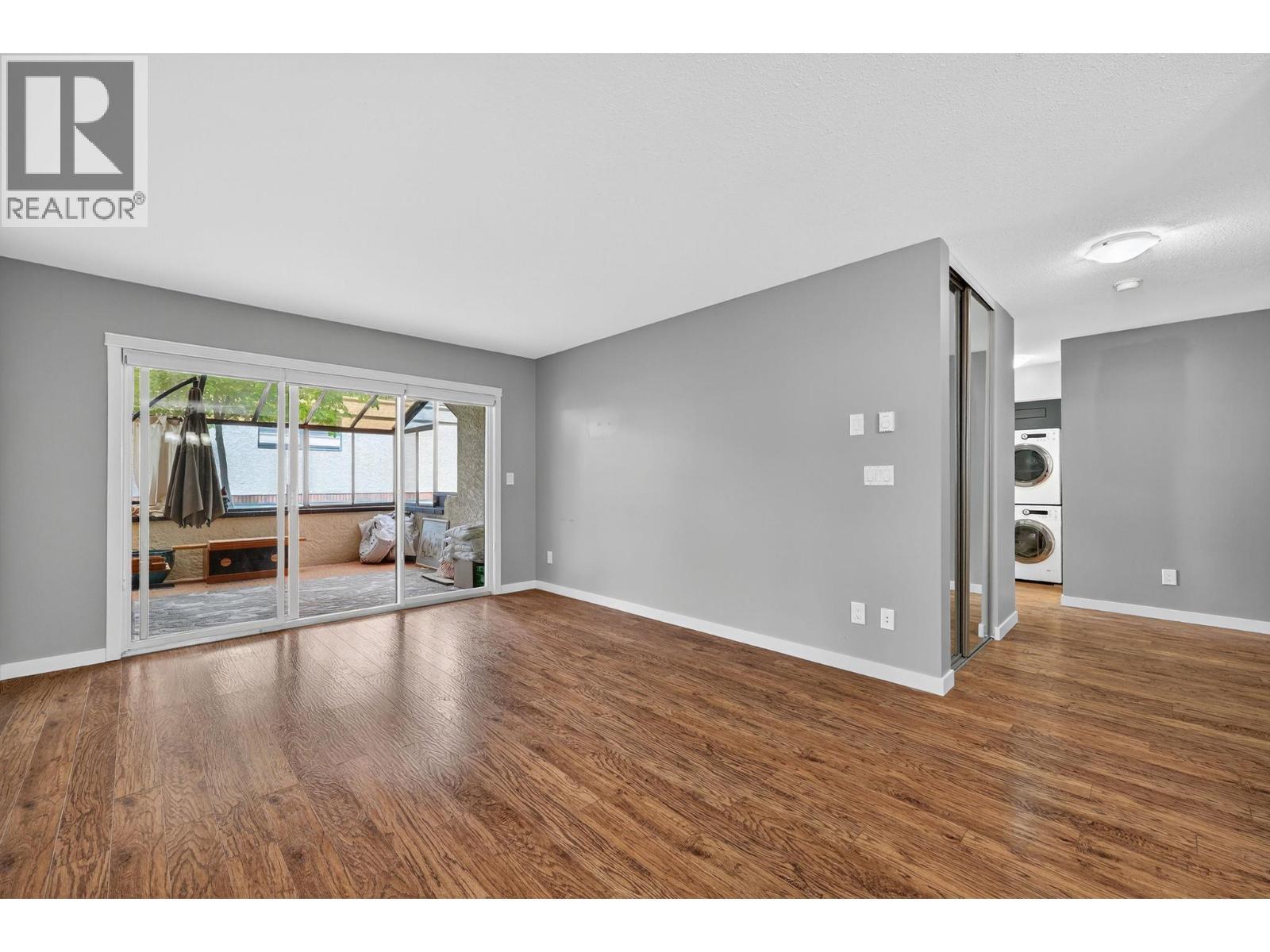 1229 Bernard Avenue Unit# 105. Kelowna, British Columbia