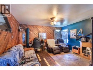 18 Chouinard Road. Cherryville, British Columbia