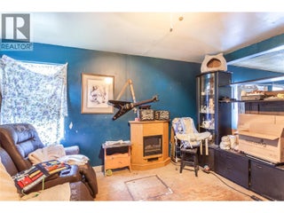 18 Chouinard Road. Cherryville, British Columbia