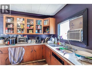 18 Chouinard Road. Cherryville, British Columbia