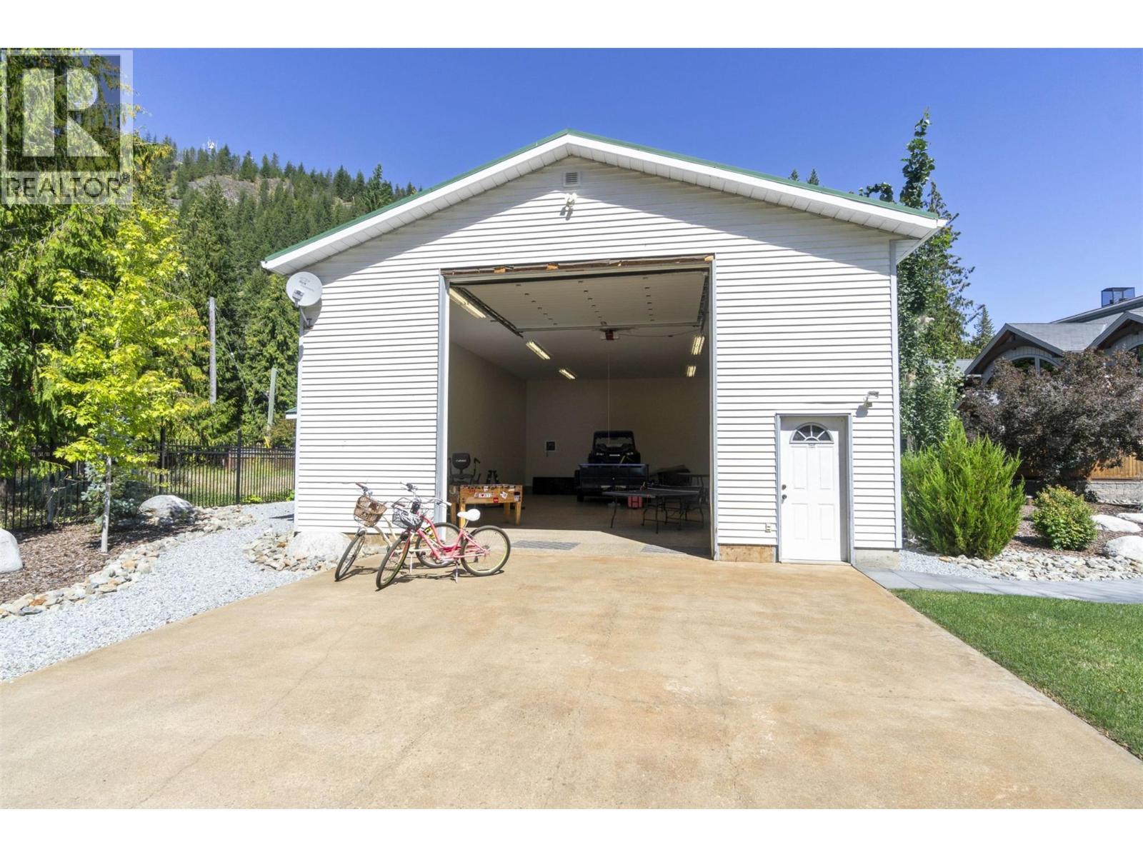 4243 Saratoga Road. Scotch Creek, British Columbia