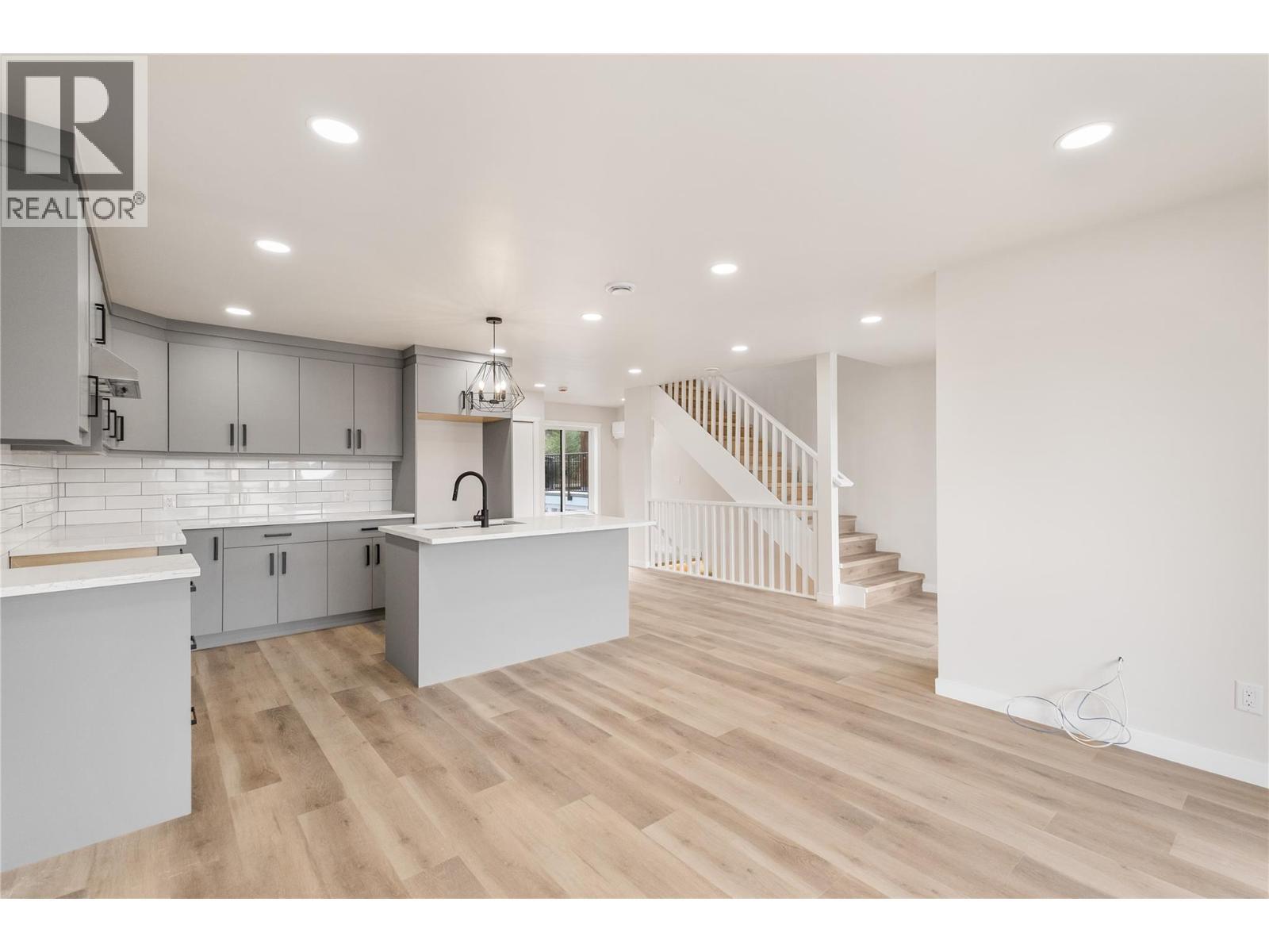 6736 Marbella Loop. Kelowna, British Columbia