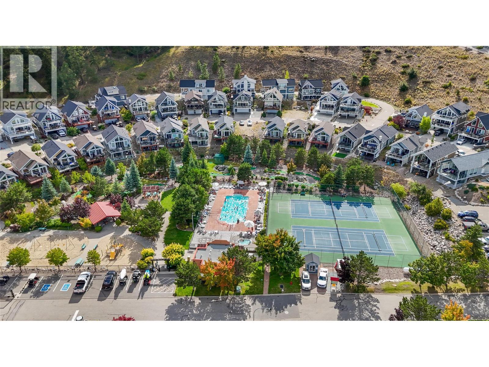 6736 Marbella Loop. Kelowna, British Columbia