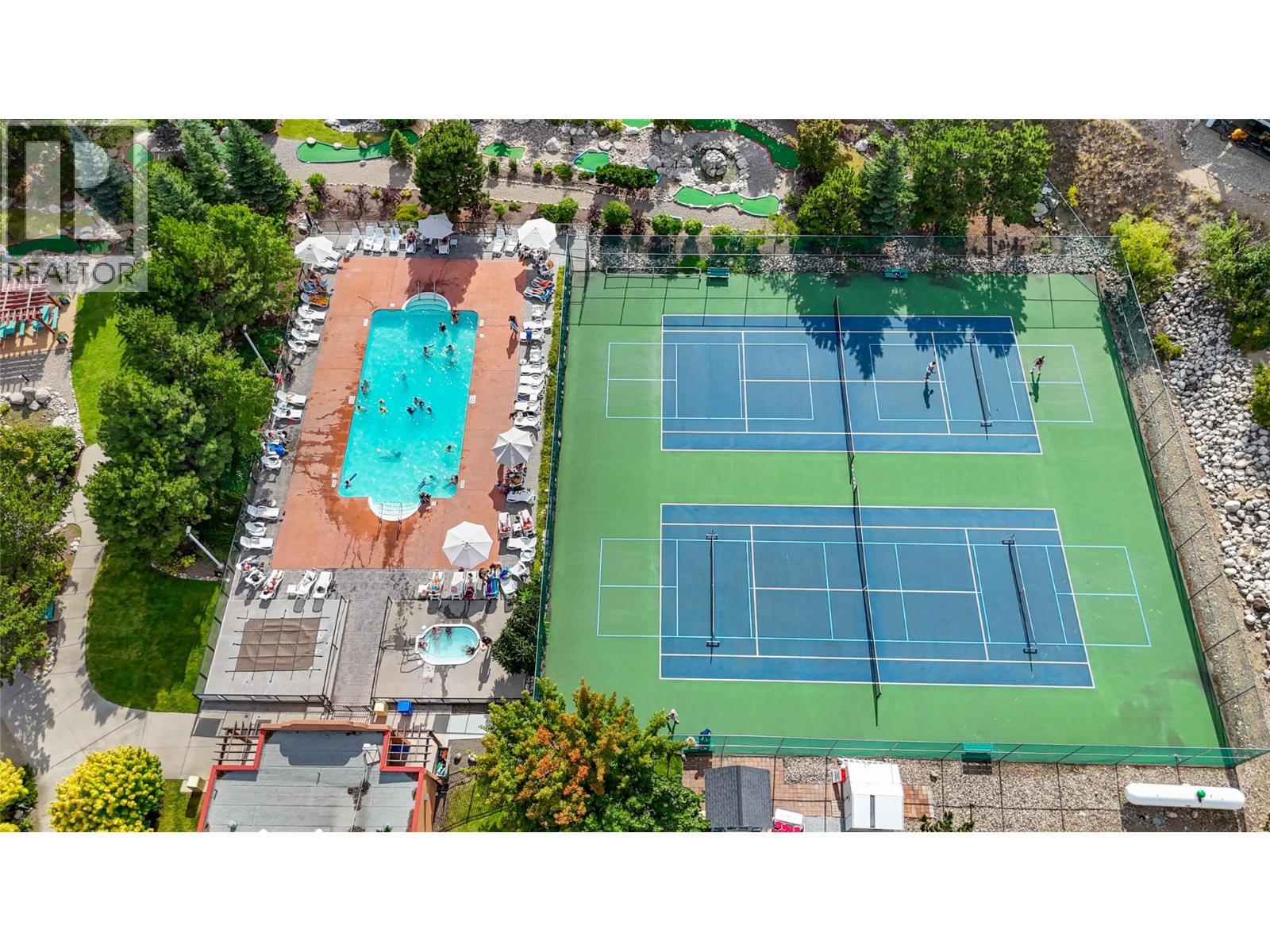 6736 Marbella Loop. Kelowna, British Columbia