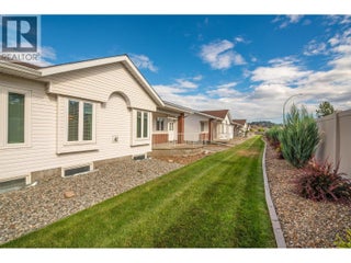 1885 Parkview Crescent Unit# 113. Kelowna, British Columbia