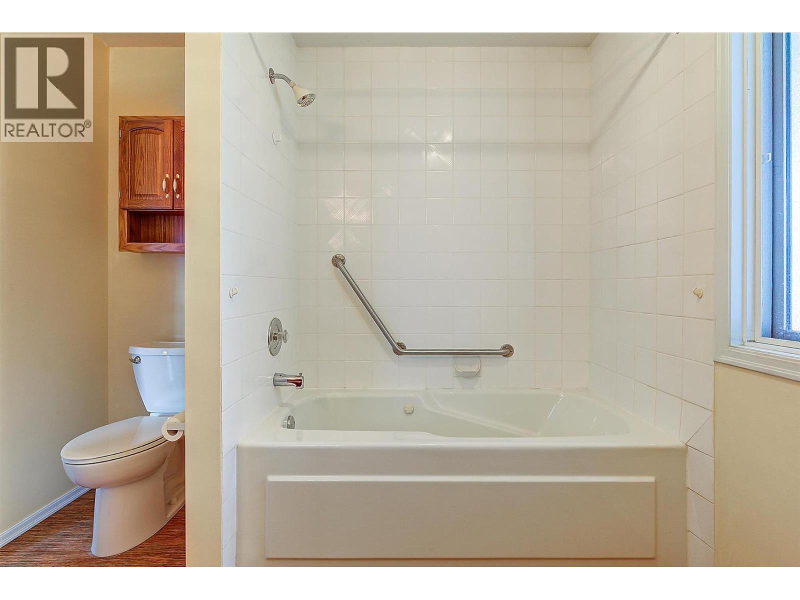 1885 Parkview Crescent Unit# 113. Kelowna, British Columbia