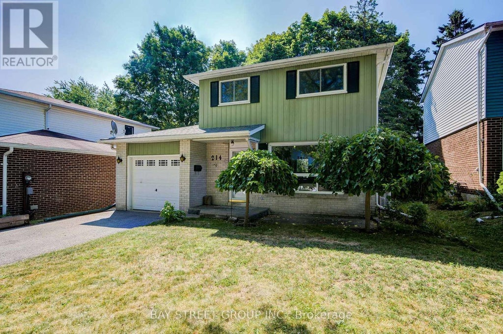 214 William Roe Boulevard, Newmarket (central Newmarket)