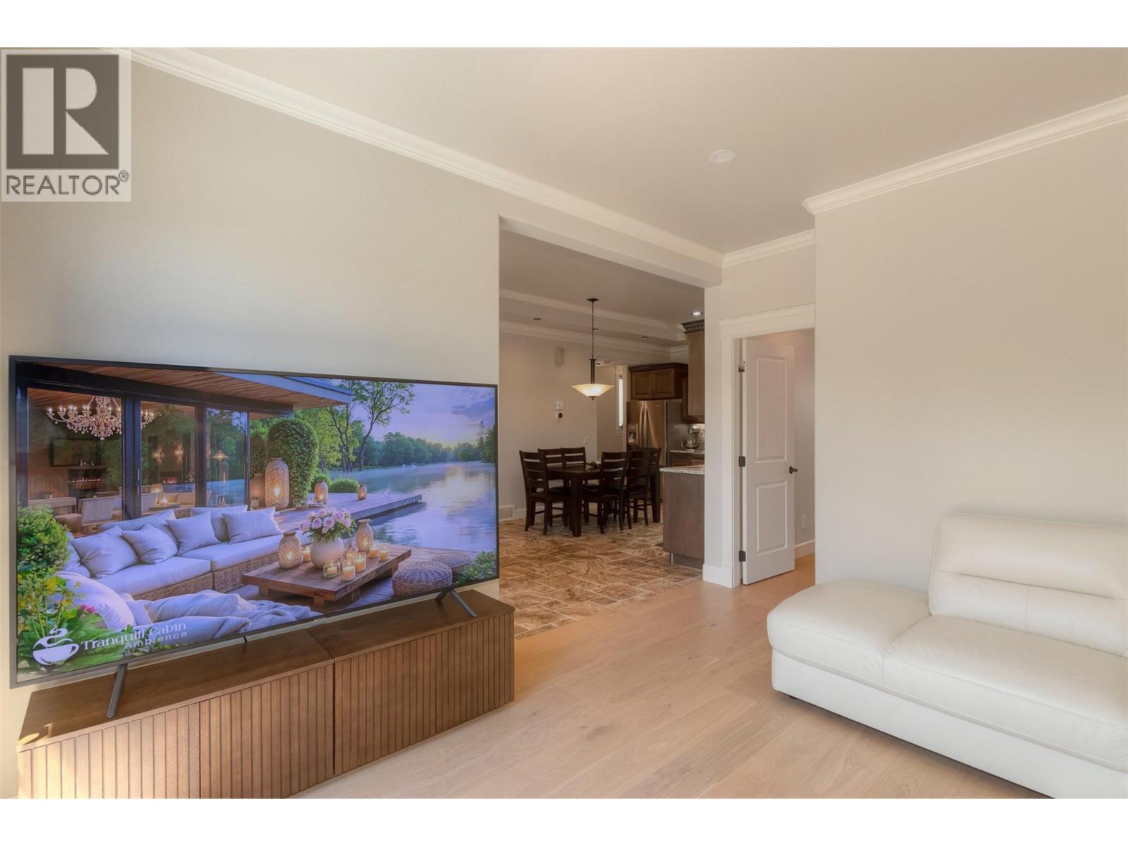 2571 Abbott Street. Kelowna, British Columbia