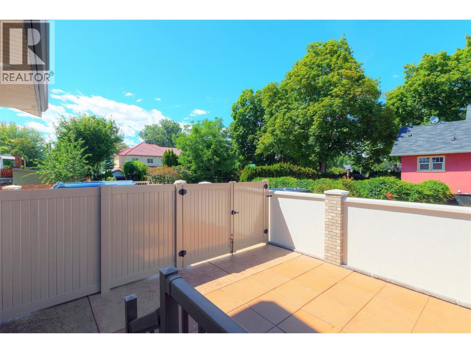 2571 Abbott Street. Kelowna, British Columbia