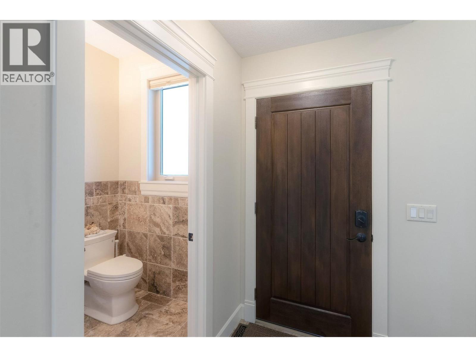 2571 Abbott Street. Kelowna, British Columbia