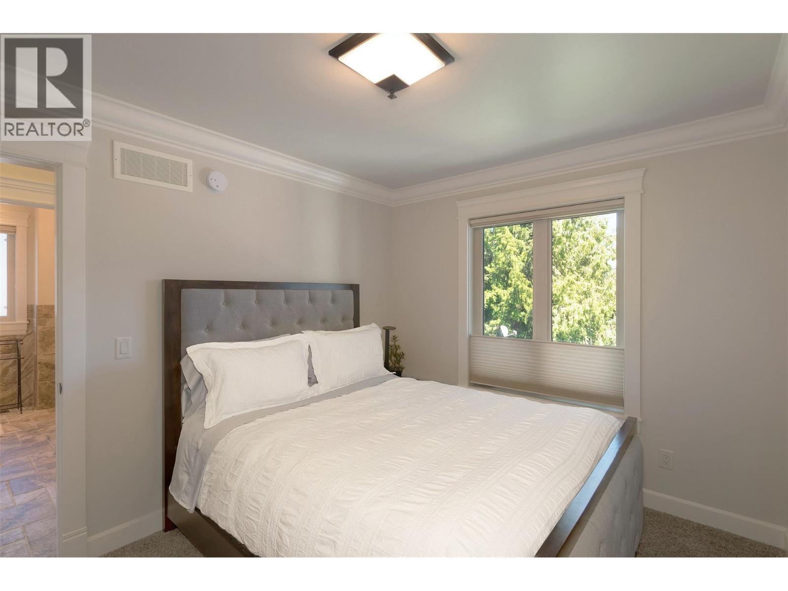 2571 Abbott Street. Kelowna, British Columbia