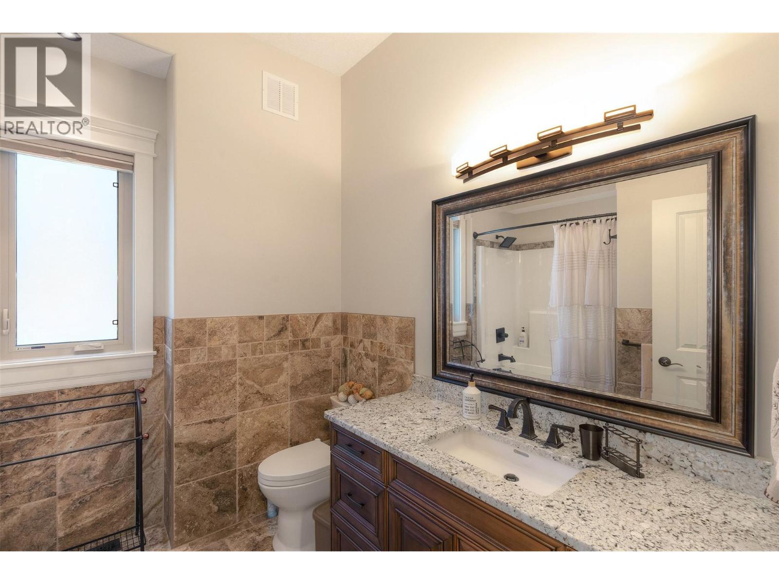 2571 Abbott Street. Kelowna, British Columbia