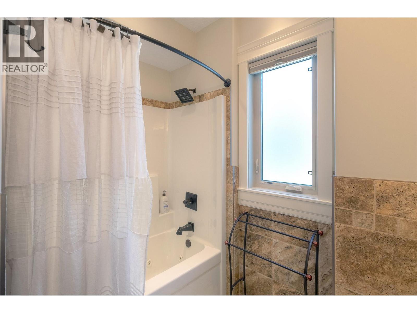 2571 Abbott Street. Kelowna, British Columbia