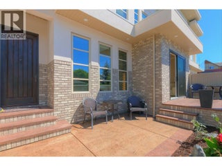 2571 Abbott Street. Kelowna, British Columbia