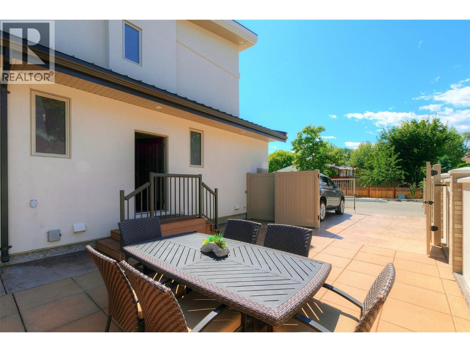 2571 Abbott Street. Kelowna, British Columbia