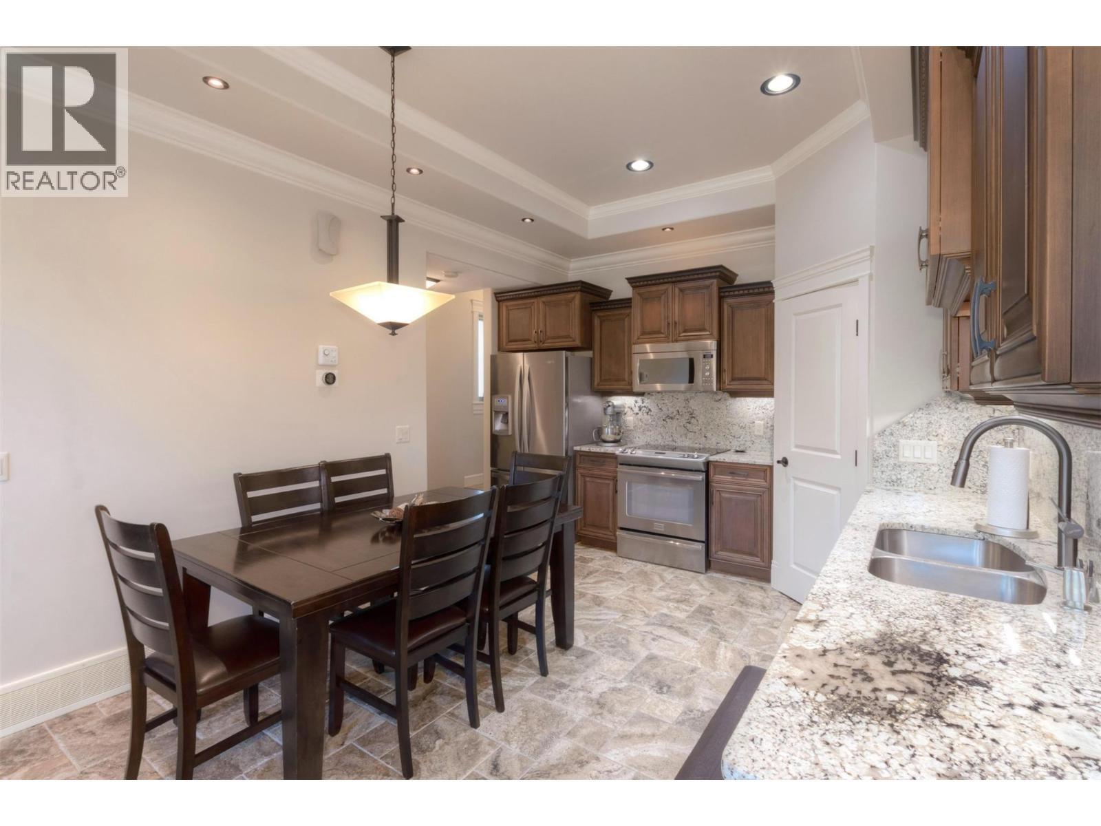 2571 Abbott Street. Kelowna, British Columbia