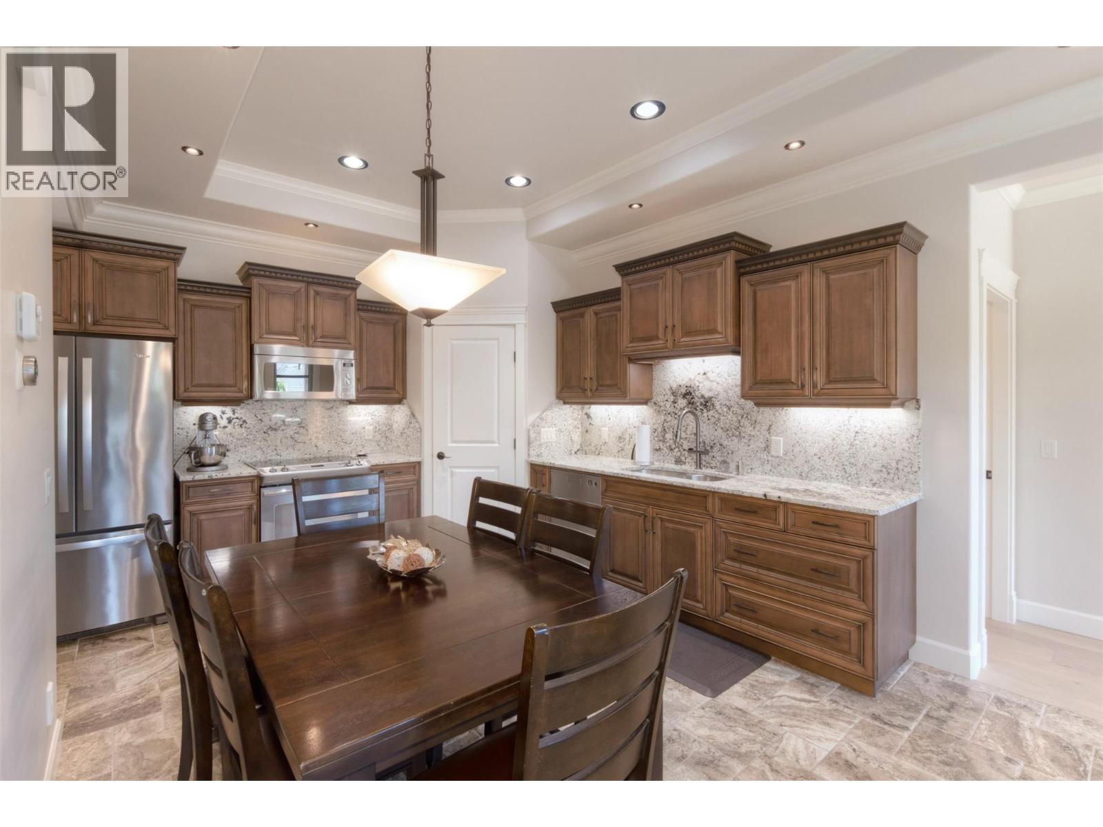 2571 Abbott Street. Kelowna, British Columbia