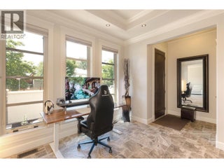 2571 Abbott Street. Kelowna, British Columbia