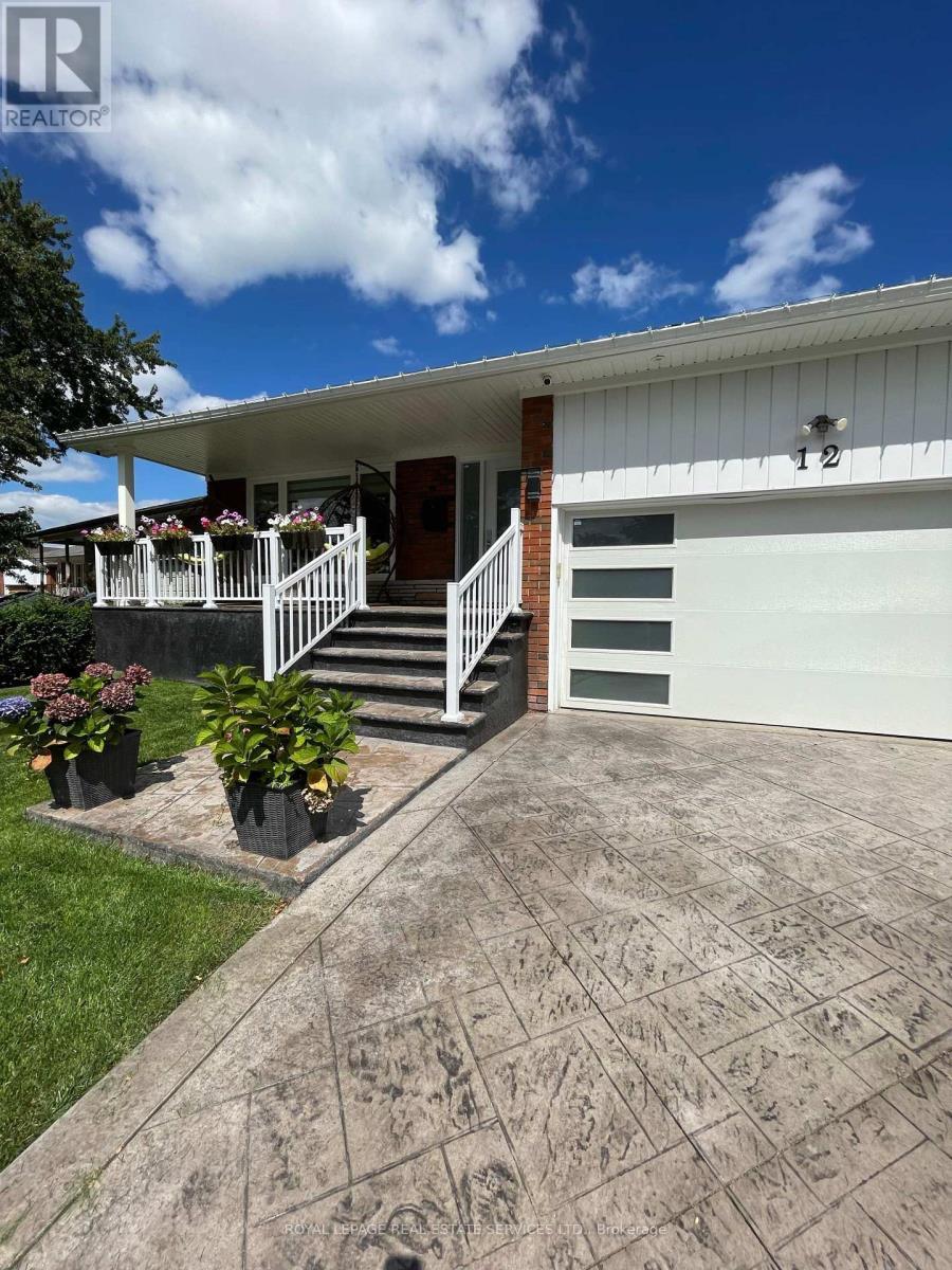 12 Warlingham Court, Toronto (eringate-Centennial-West Deane)