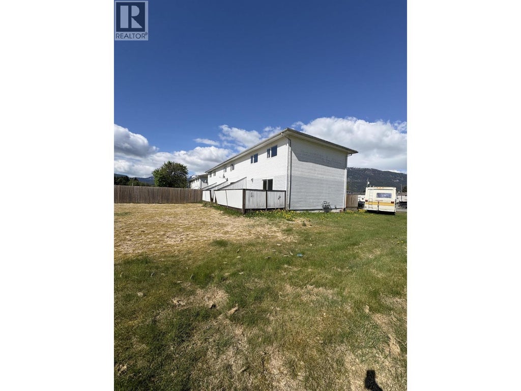 71 Wedeene Street, Kitimat