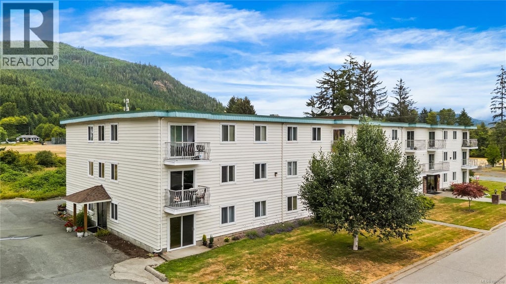 305 611 Macmillan Drive, Sayward