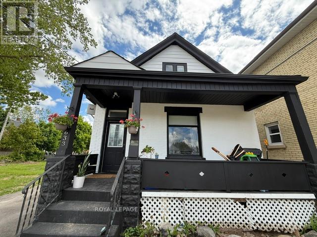 633 Hamilton Road, London East (east M)