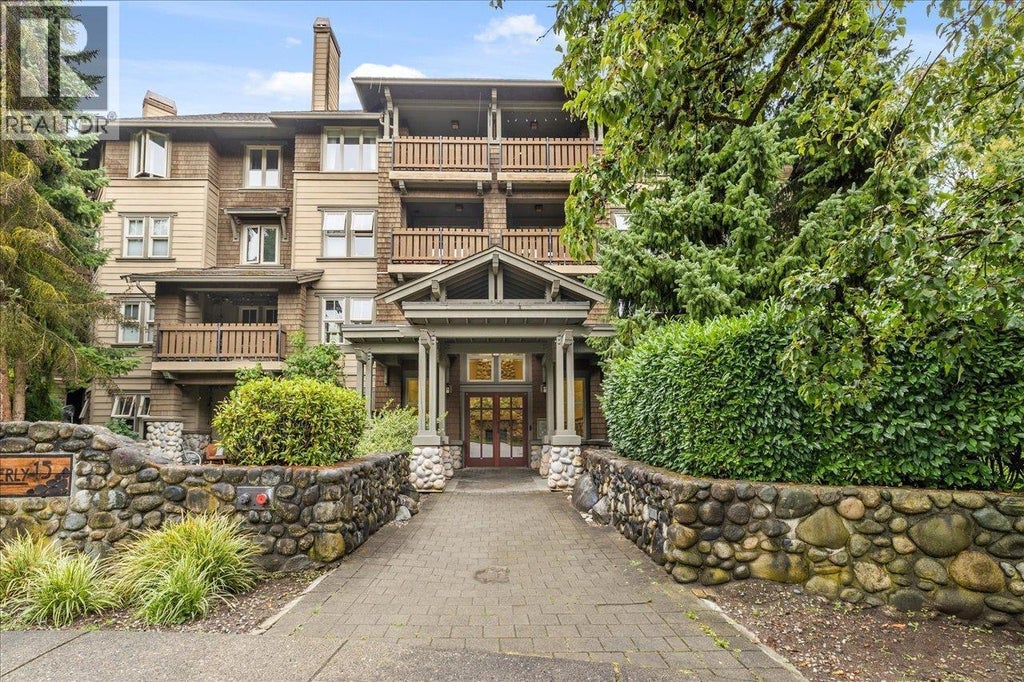 207 15 Smokey Smith Place, New Westminster