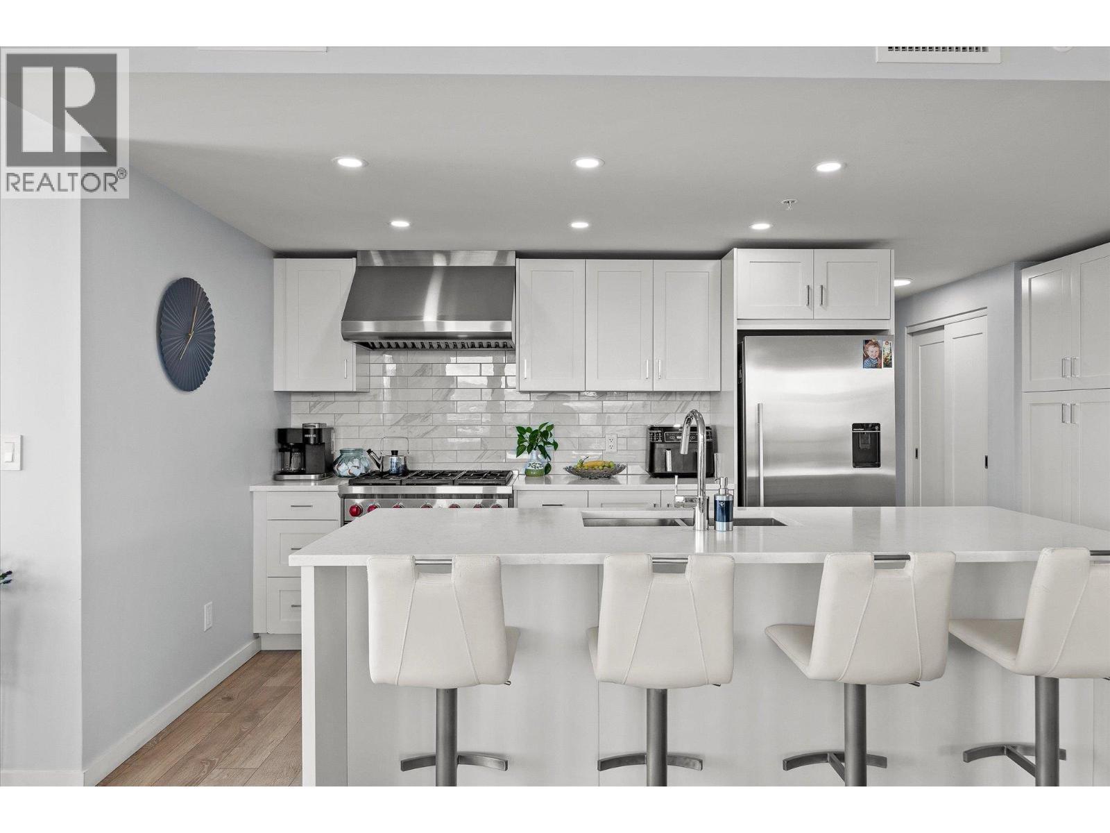 485 Groves Avenue Unit# 902 Lot# 902. Kelowna, British Columbia