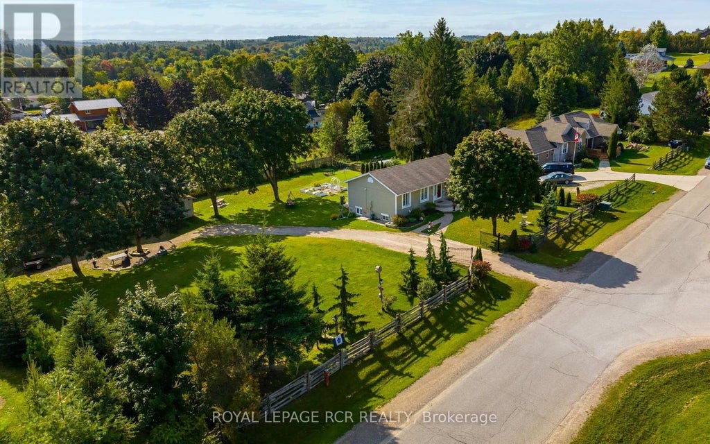 16 Barbour Drive, Erin