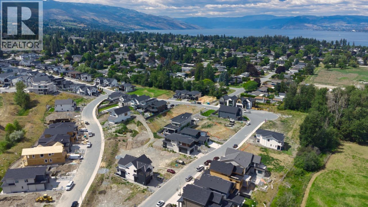 925 Bull Crescent. Kelowna, British Columbia