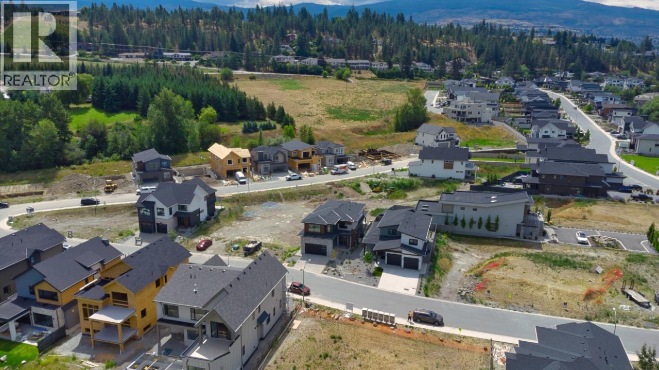 925 Bull Crescent. Kelowna, British Columbia